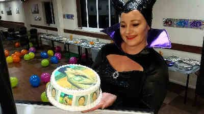 Robbie Williams Birthday Cake - Happy Sounds Mobile Disco