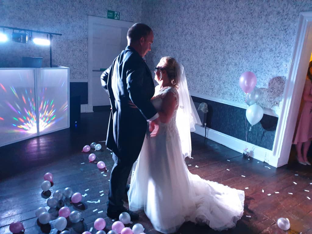 Wedding, Sweeney Hall Hotel, First Dance, Balloon Exploder